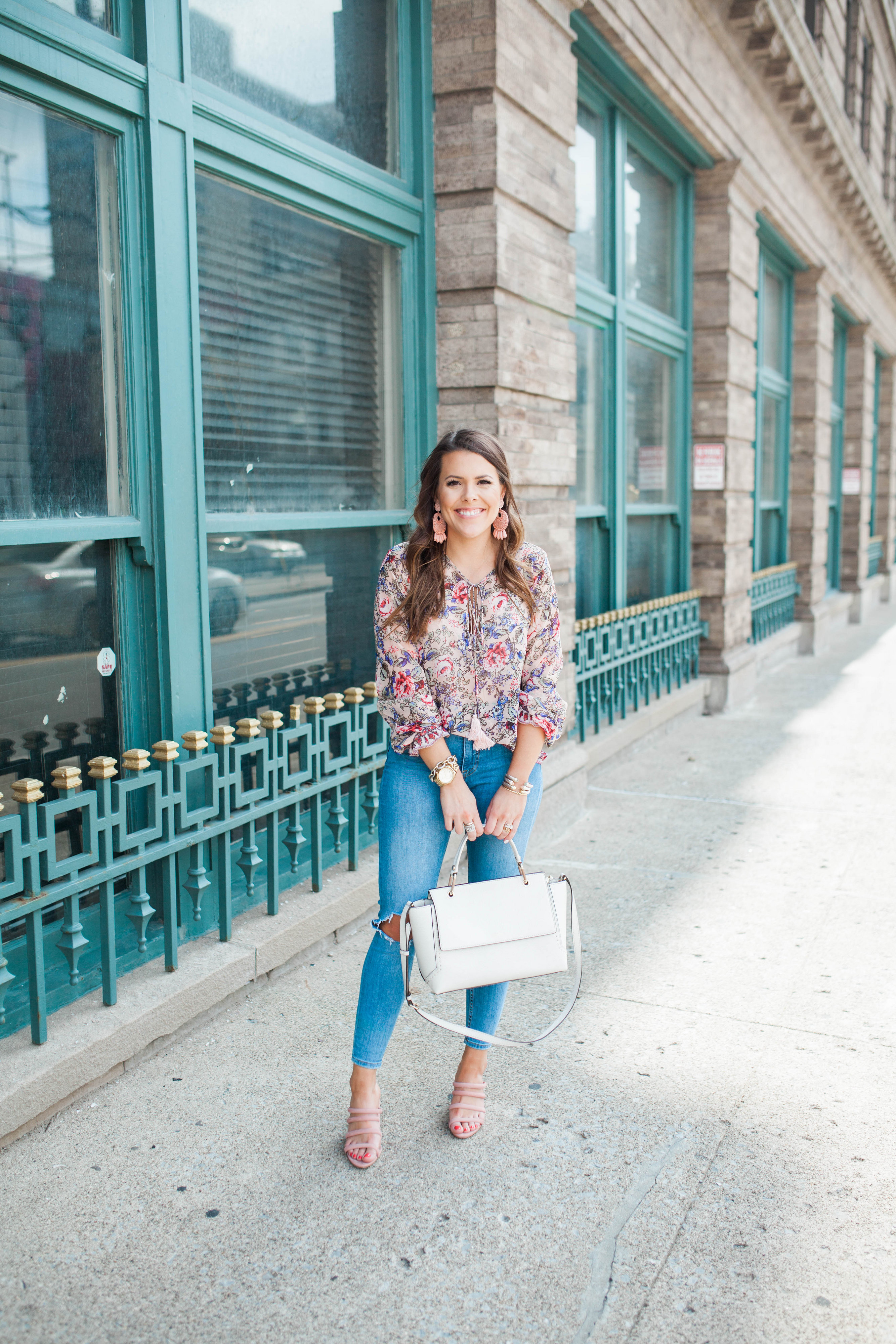 Casual Date Night Outfit / Floral Top / Spring Outfit Inspo 