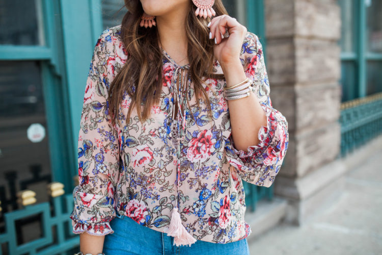 Casual Date Night Outfit / Floral Top / Spring Outfit Inspo